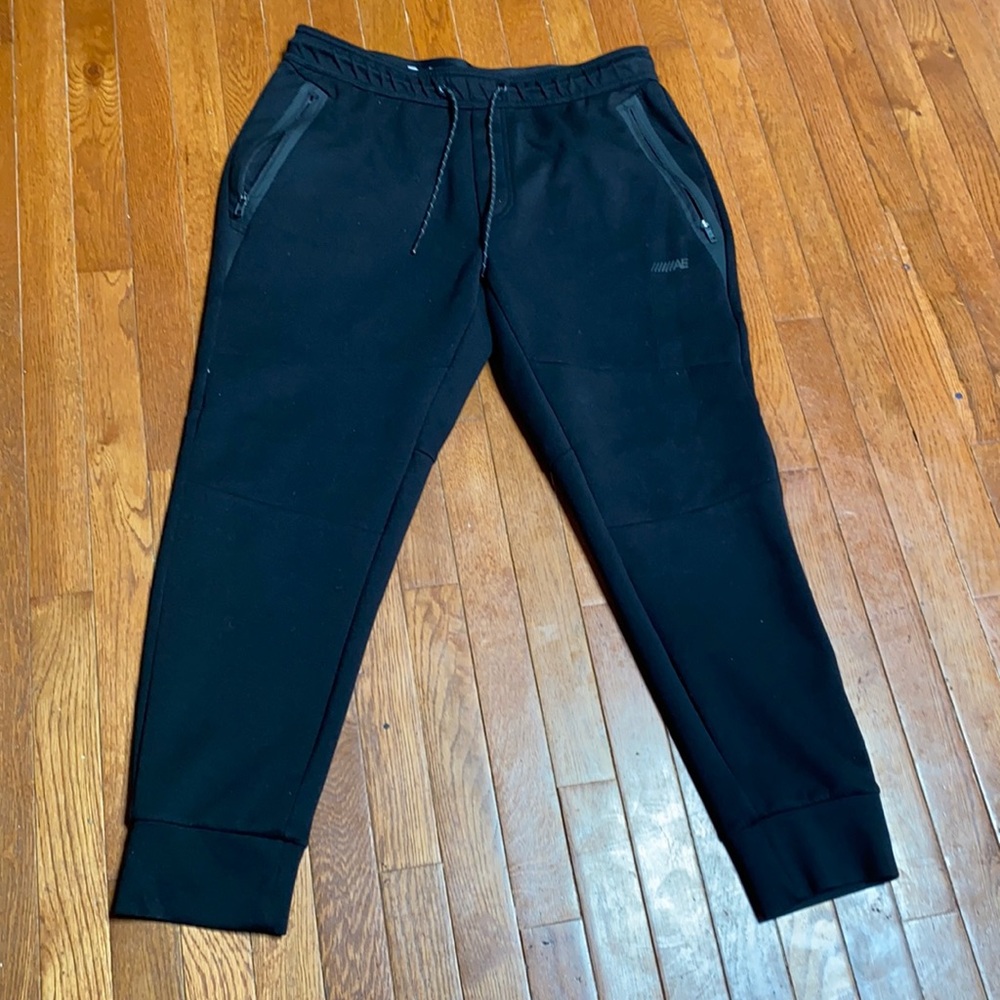 American eagle black sweats with zippers